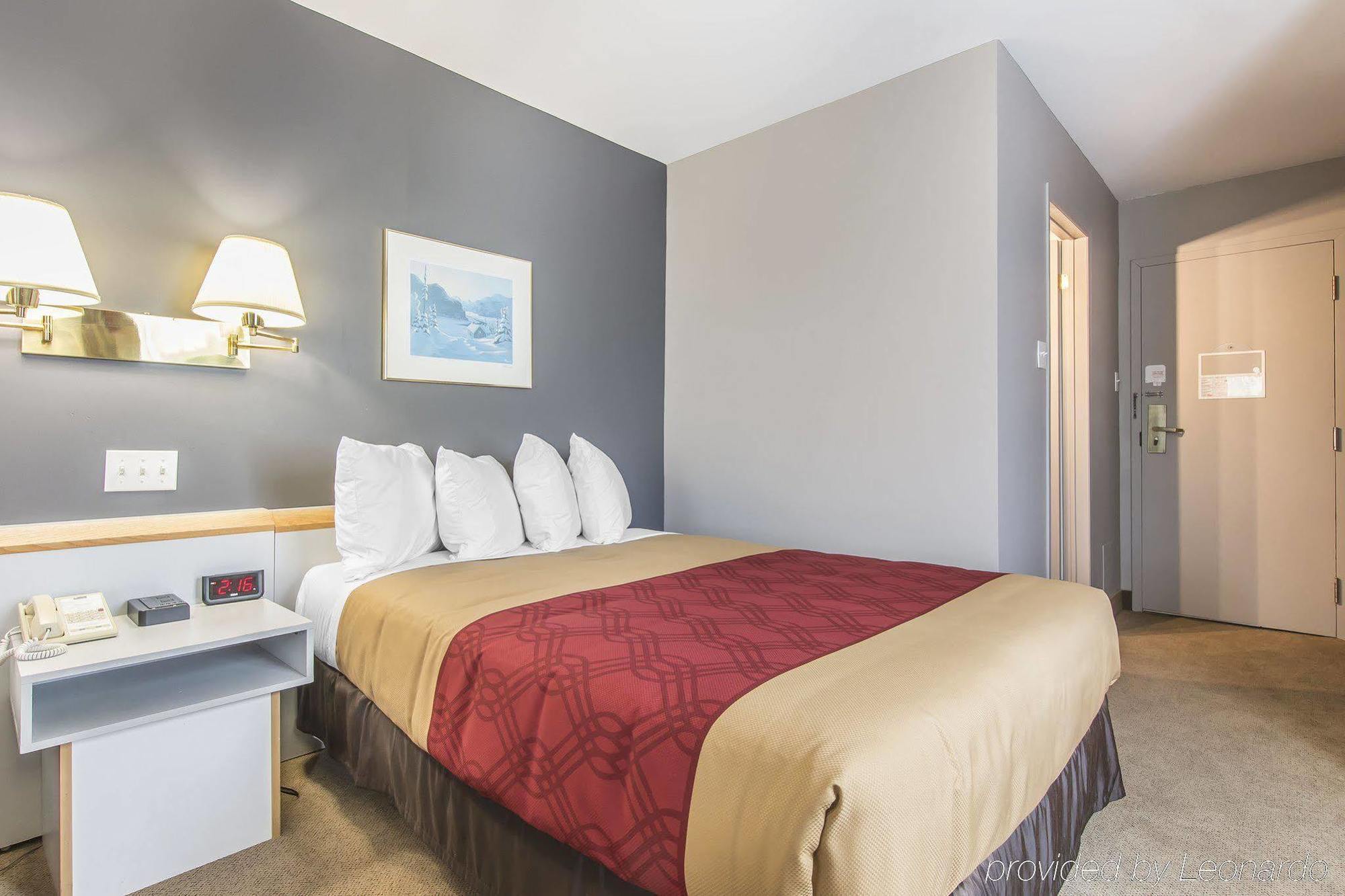 Econo Lodge La Malbaie Esterno foto