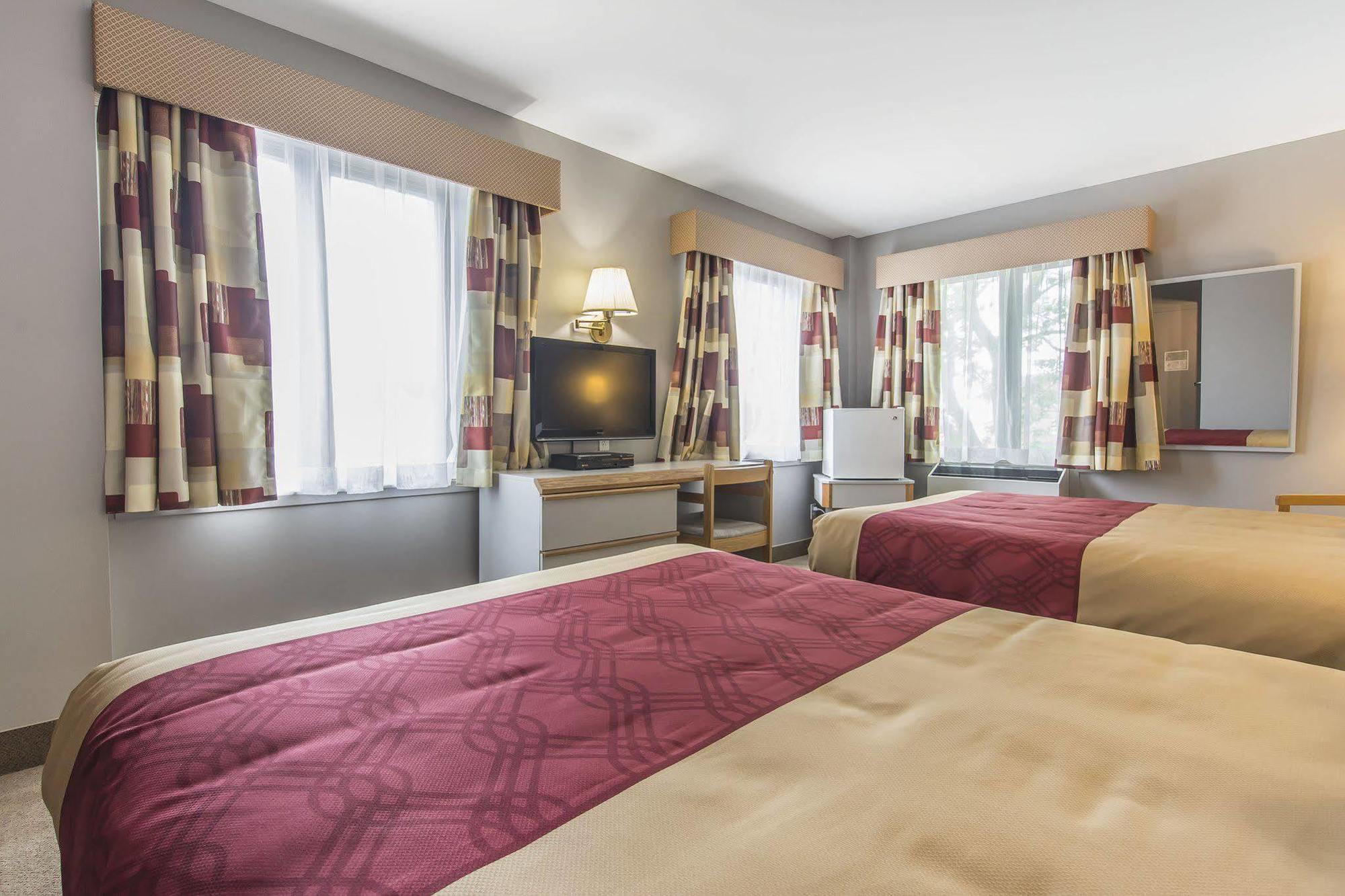 Econo Lodge La Malbaie Esterno foto