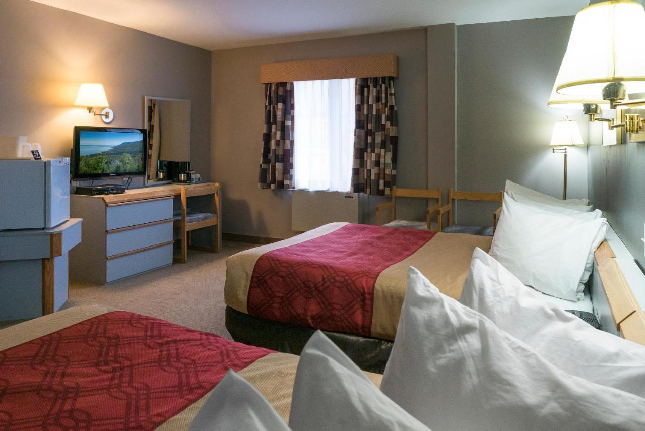 Econo Lodge La Malbaie Esterno foto